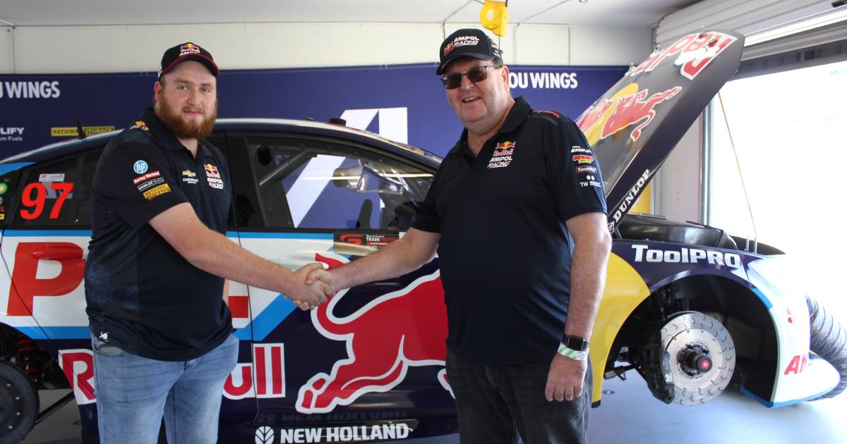 New Holland technician works on Red Bull Ampol Racing team at Barbagallo Raceway | Farm Weekly