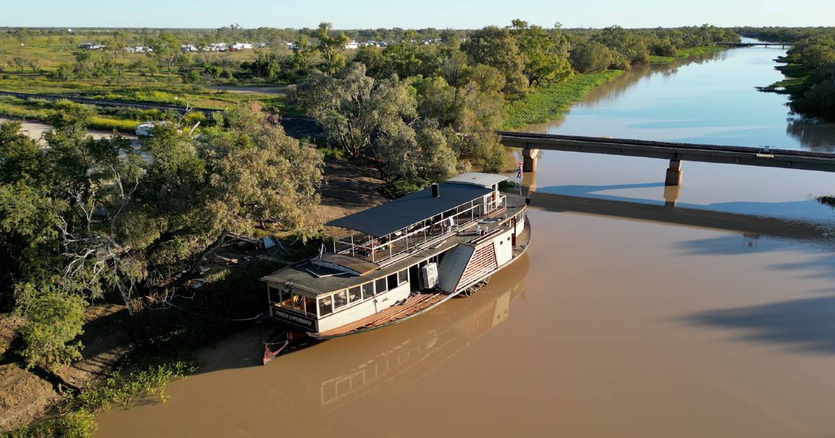 Giant paddlewheeler takes maiden cruise around Longreach