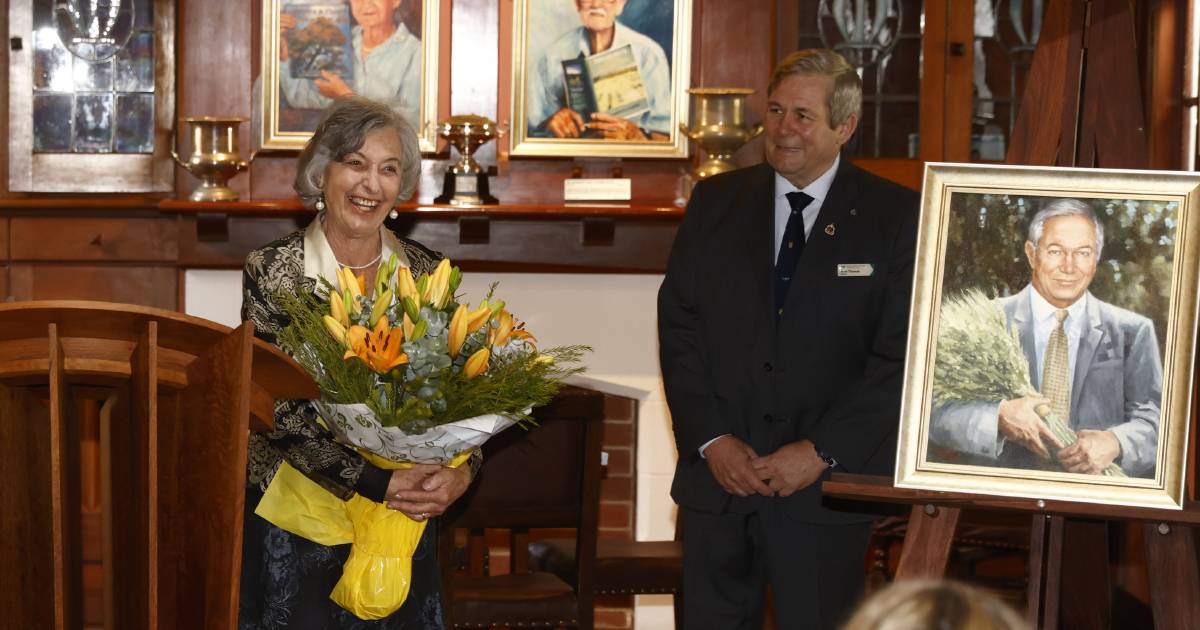 Show volunteer thanked for her service