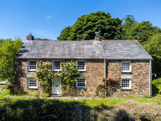 A picture-perfect Cornish Cottage that is the ultimate blend of cosy and cute