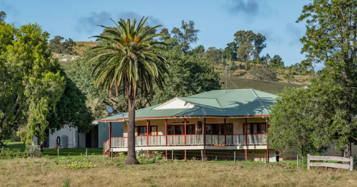 South East Queensland cattle property sells at auction for $4 million | Video