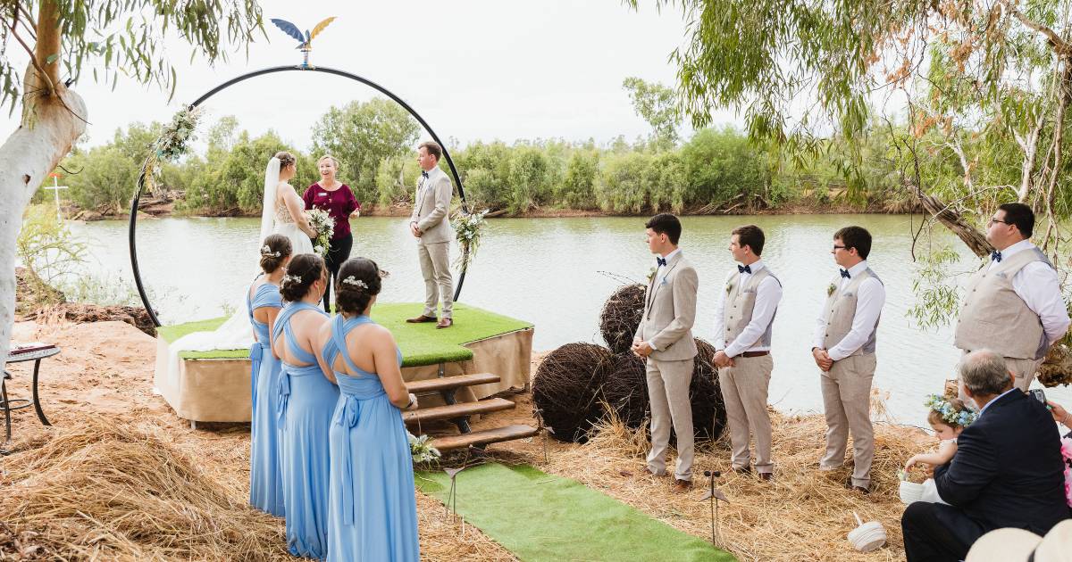 How a poly pipe roller and the Leichhardt River made the perfect wedding setting