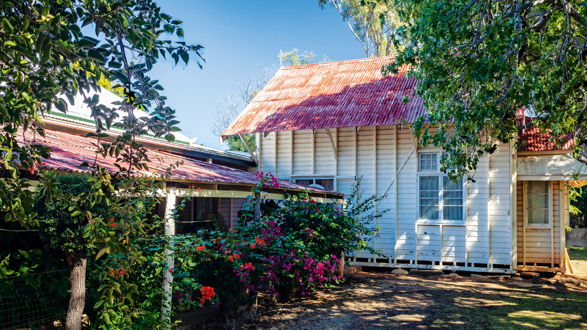 Barcaldine Tours: Dunraven Station – Australian Country