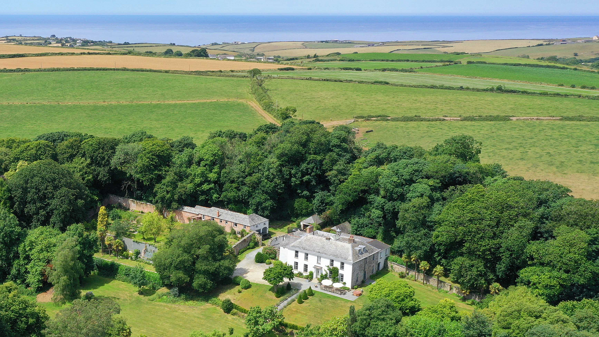 An ‘immensely rare’ recently renovated 11 bed Manor House, close to Port Isaac in Cornwall, that looks as good as it sounds