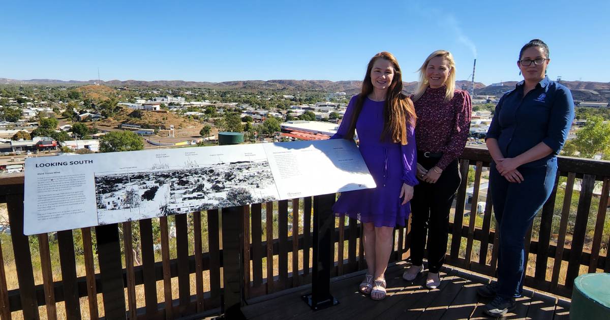 Mount Isa Lookout signage gives detailed information about skyline | The North West Star