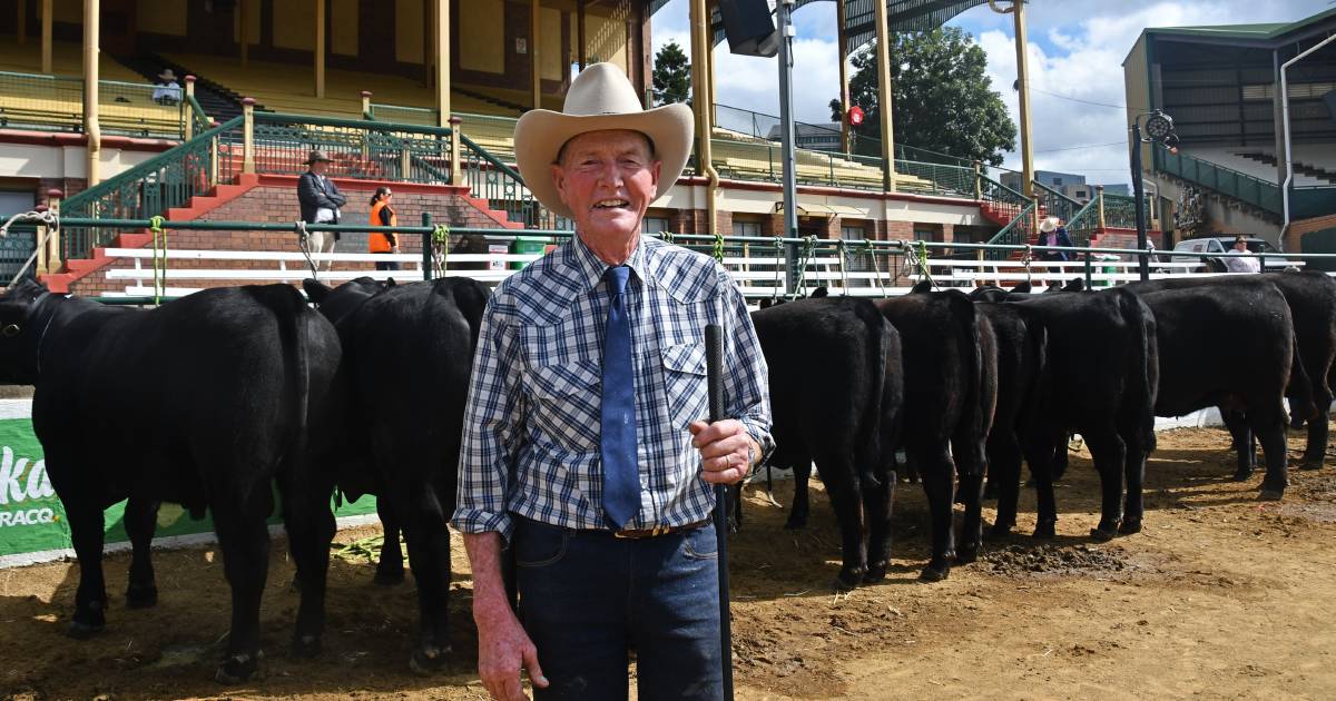 Glen toasts to his 70th anniversary of entering the Ekka ring