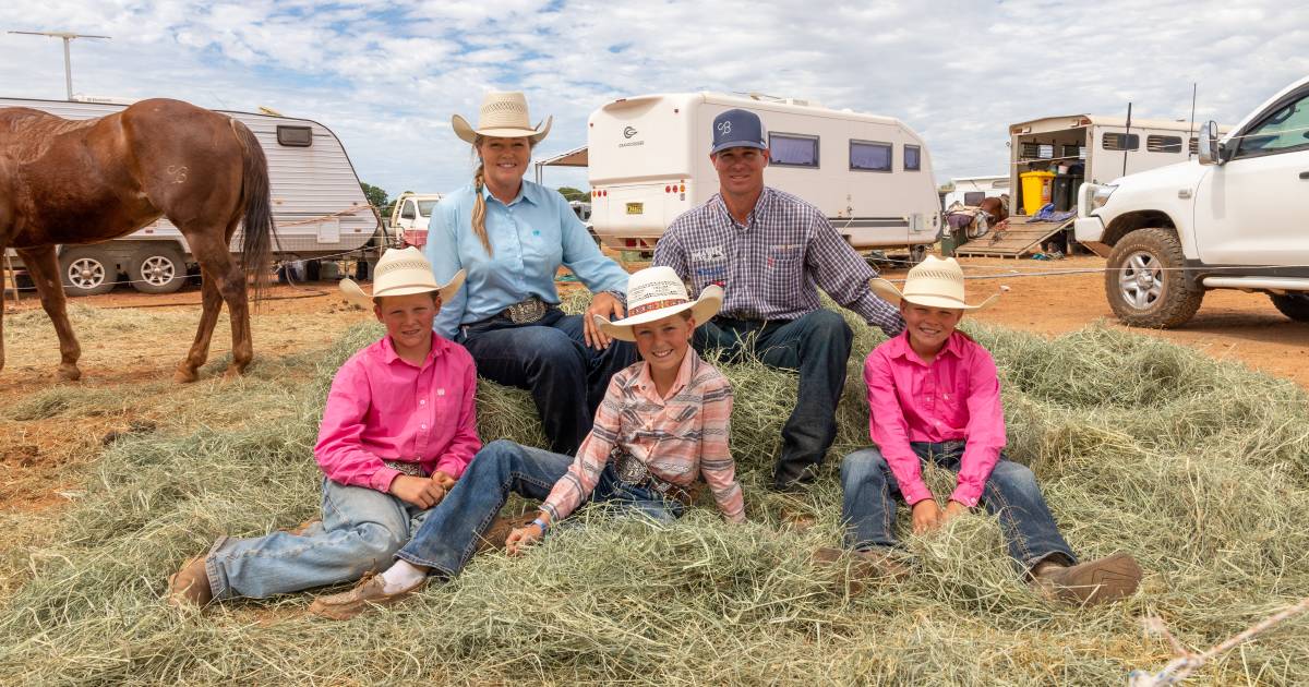 Singleton family trek 2000km to Isa Rodeo