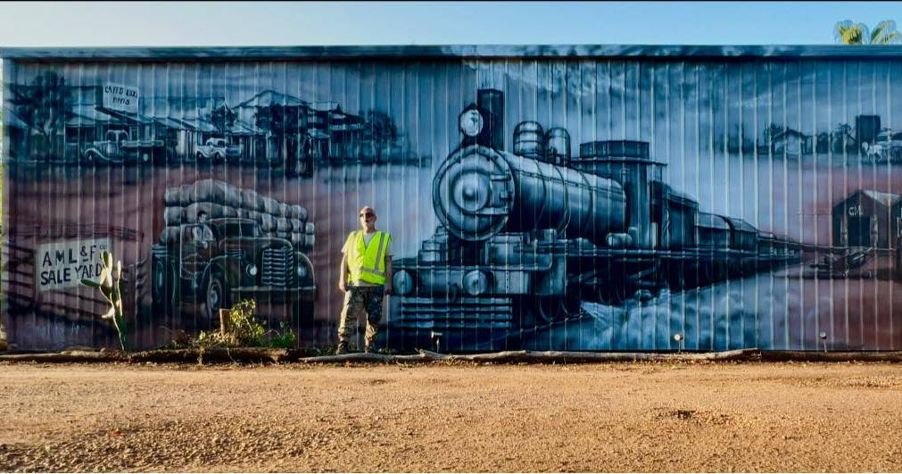 Dirranbandi's new eye-popping mural captures rich history