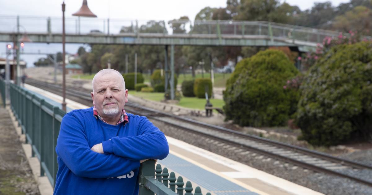 Federal Inland Rail review to give 'chance at better outcome': councillor