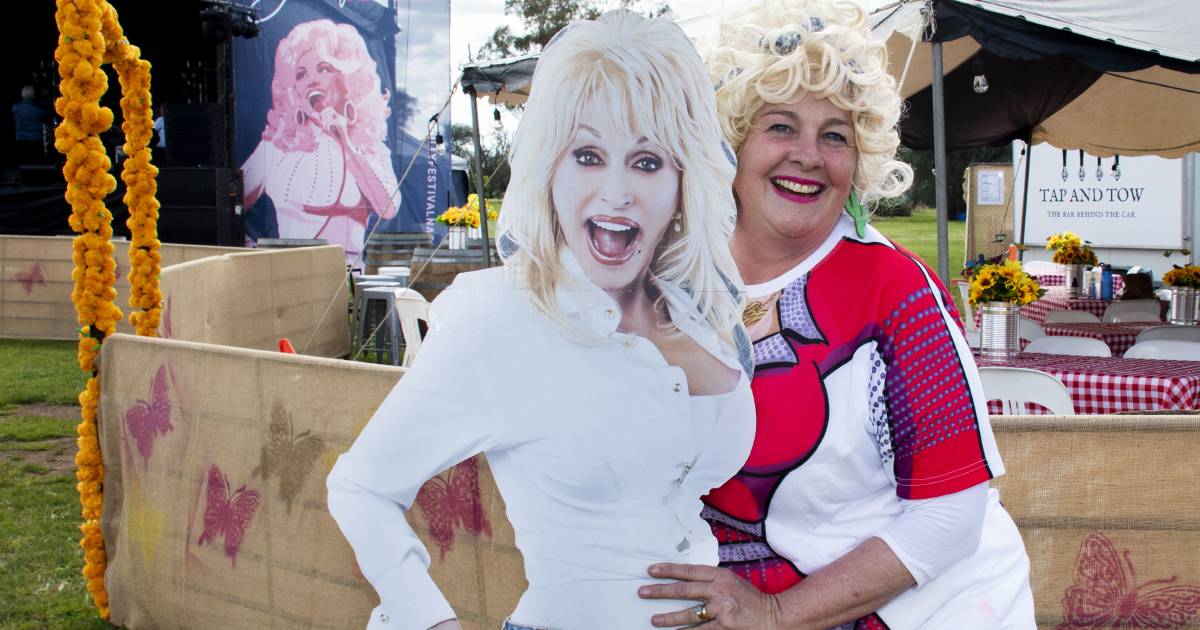 Narromine Dolly Parton festival 2022 draws hundreds to small town to celebrate country icon | The Land