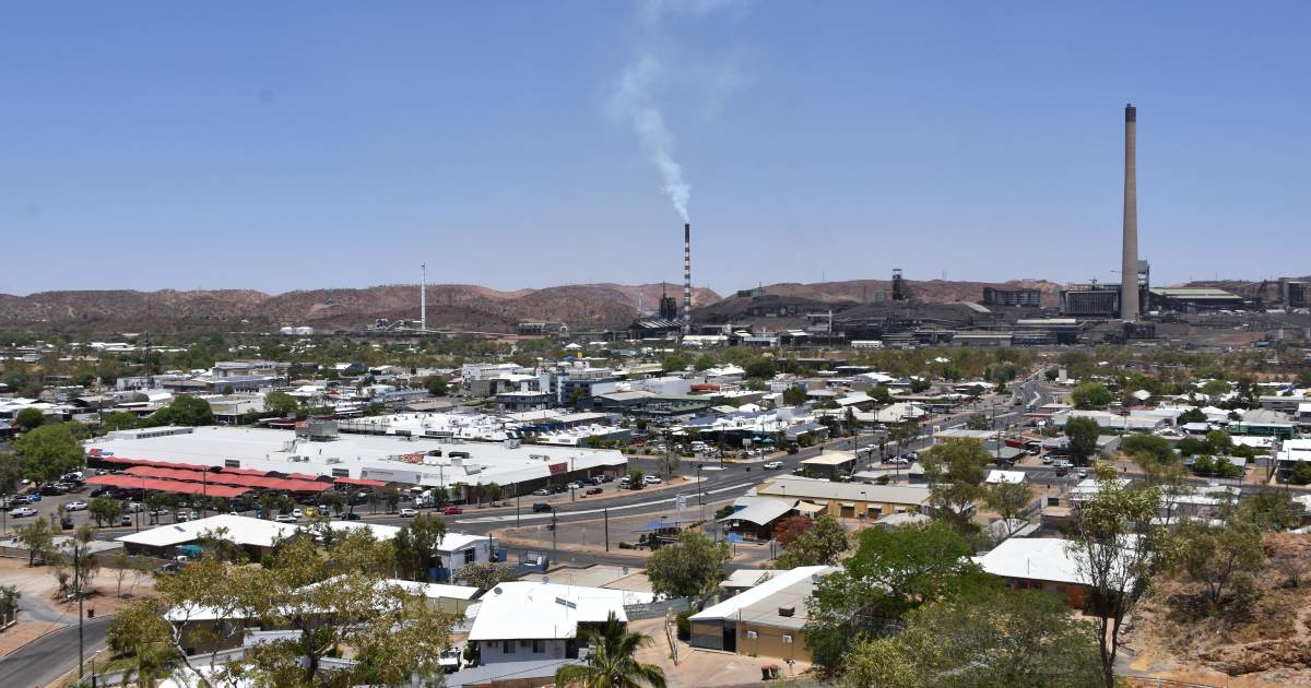 Sunny weather for Mount Isa