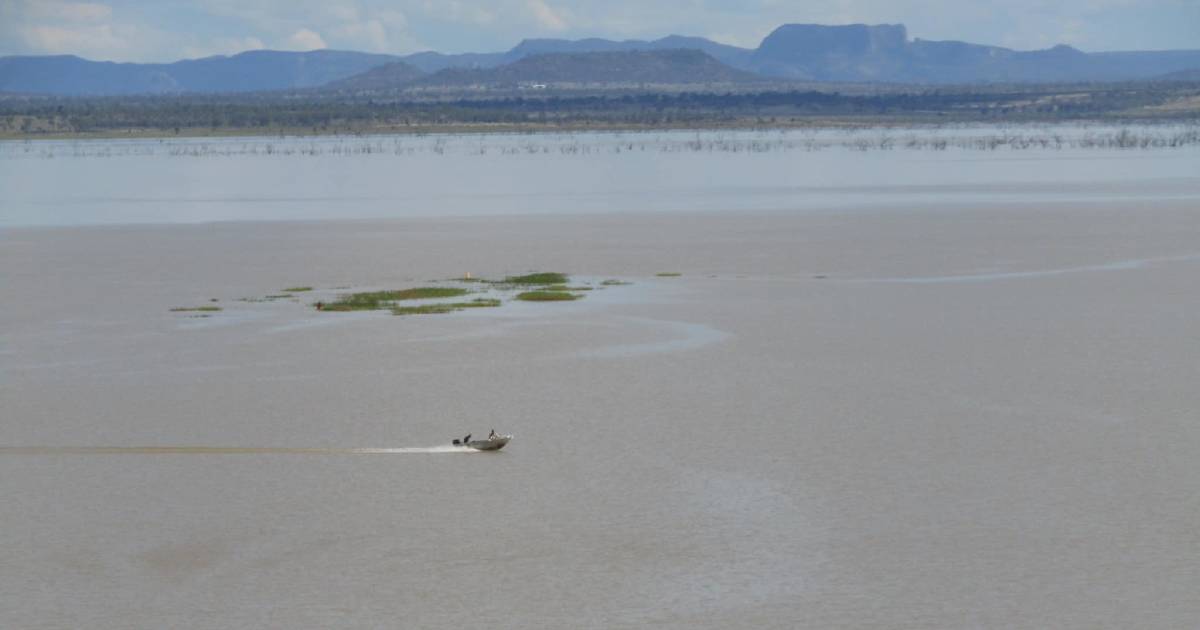 Fairbairn Dam receives almost half a Sydney Harbour's worth of water in a week