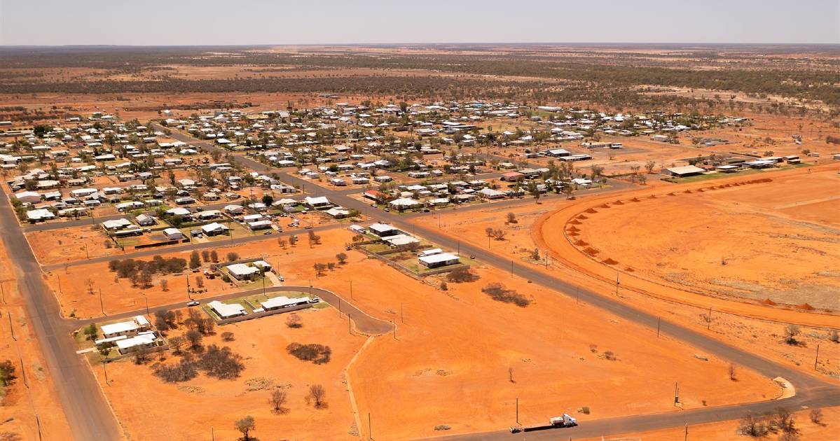 Cheap land, jobs and outback 'baby boom'