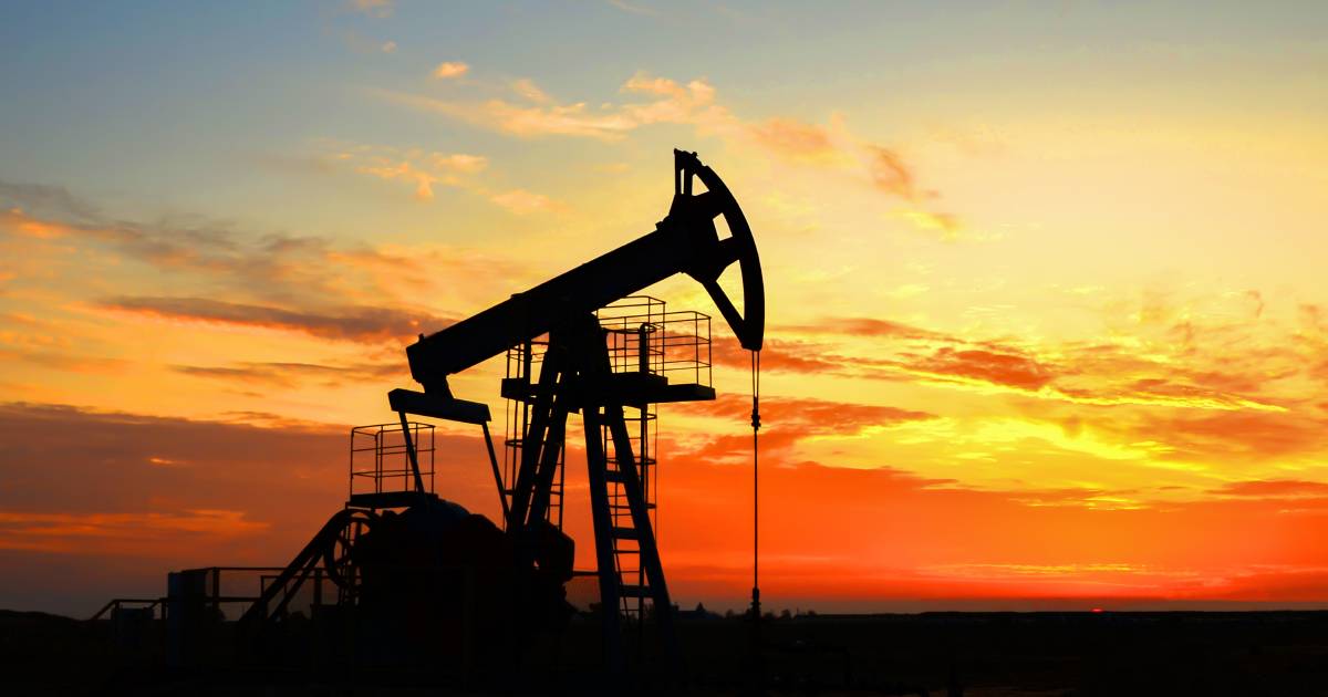 Oil prices nosedive abruptly