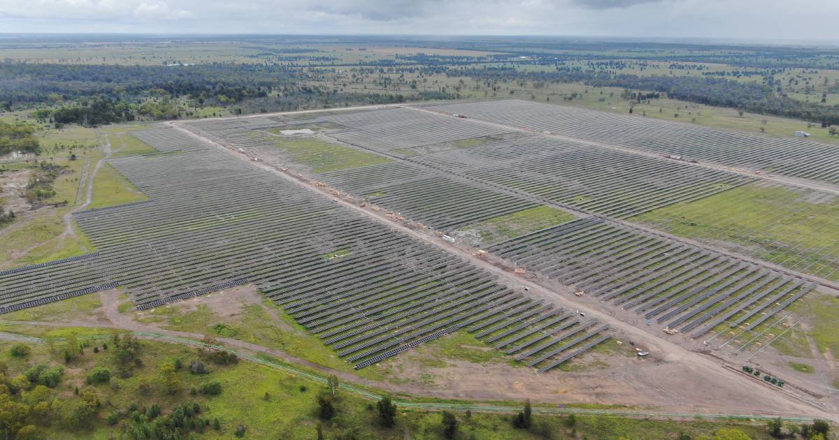 Switch flicked on 200MW solar farm near Chinchilla