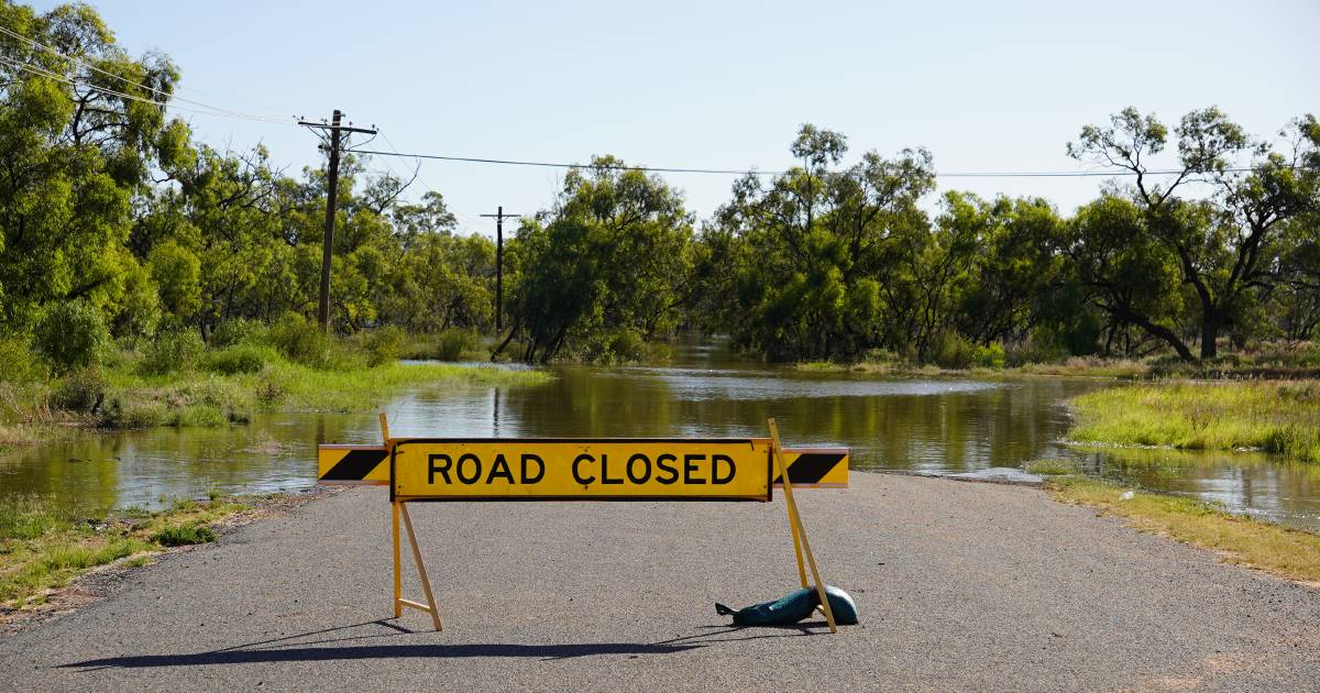 Menindee's turn for floodwaters as 10.7m peak forecast