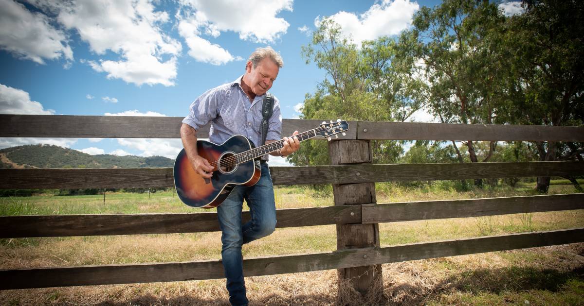 Troy Cassar-Daley is 'never too big' to play a beer garden