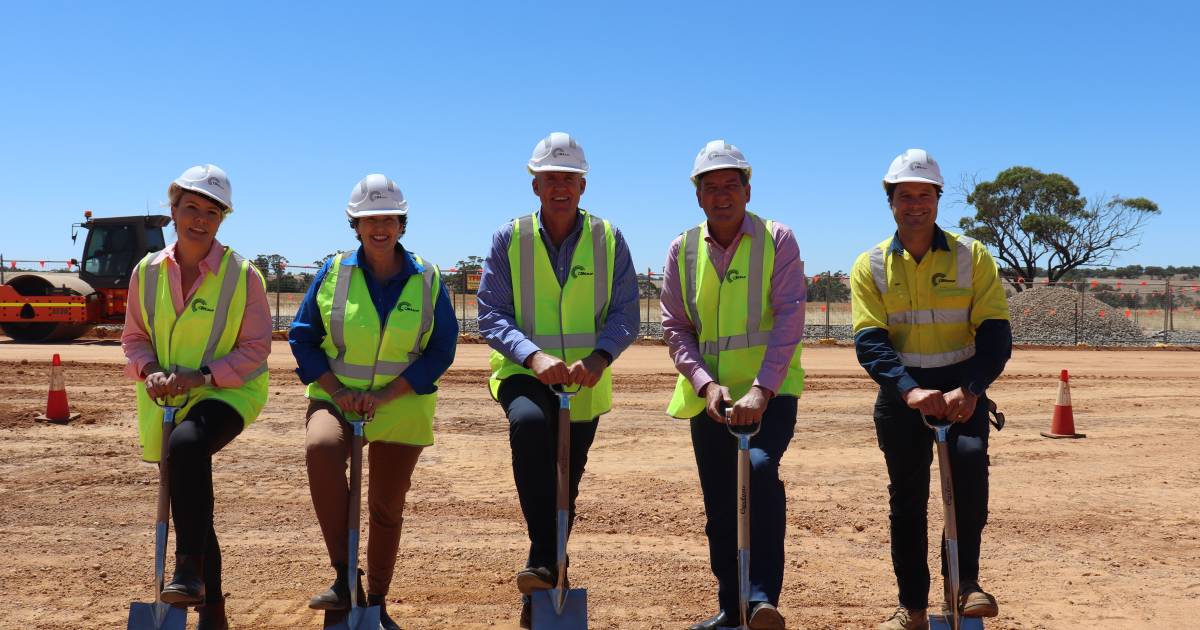 CBH celebrated the Brookton rail siding project with WA Agricultural Minister Jackie Jarvis and CEO Ben Macnamara. | Farm Weekly