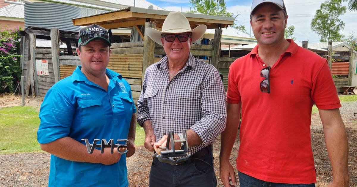 Kilkivan pub raises $7000 for school cattle team with bar branding day | Queensland Country Life