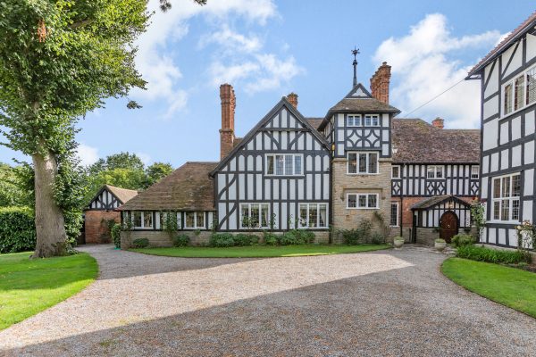 Elizabethan meets Edwardian at this grand hall overflowing with character from the ancient walls