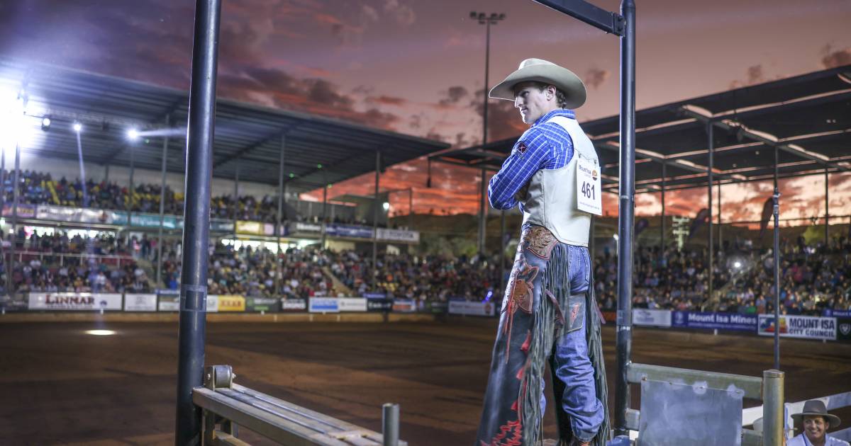 Ian Moss and Shannon Noll to headline Mount Isa's newest rodeo