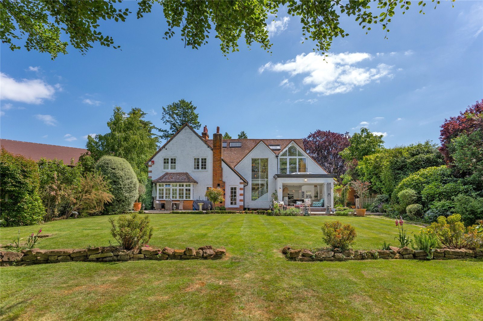 A tastefully presented home in Buckinghamshire which offers a countryside feel in a suburban setting