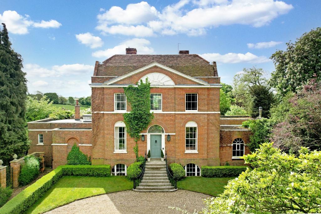 An exemplary Georgian home that’s ‘a totally private oasis’, yet just an hour from London