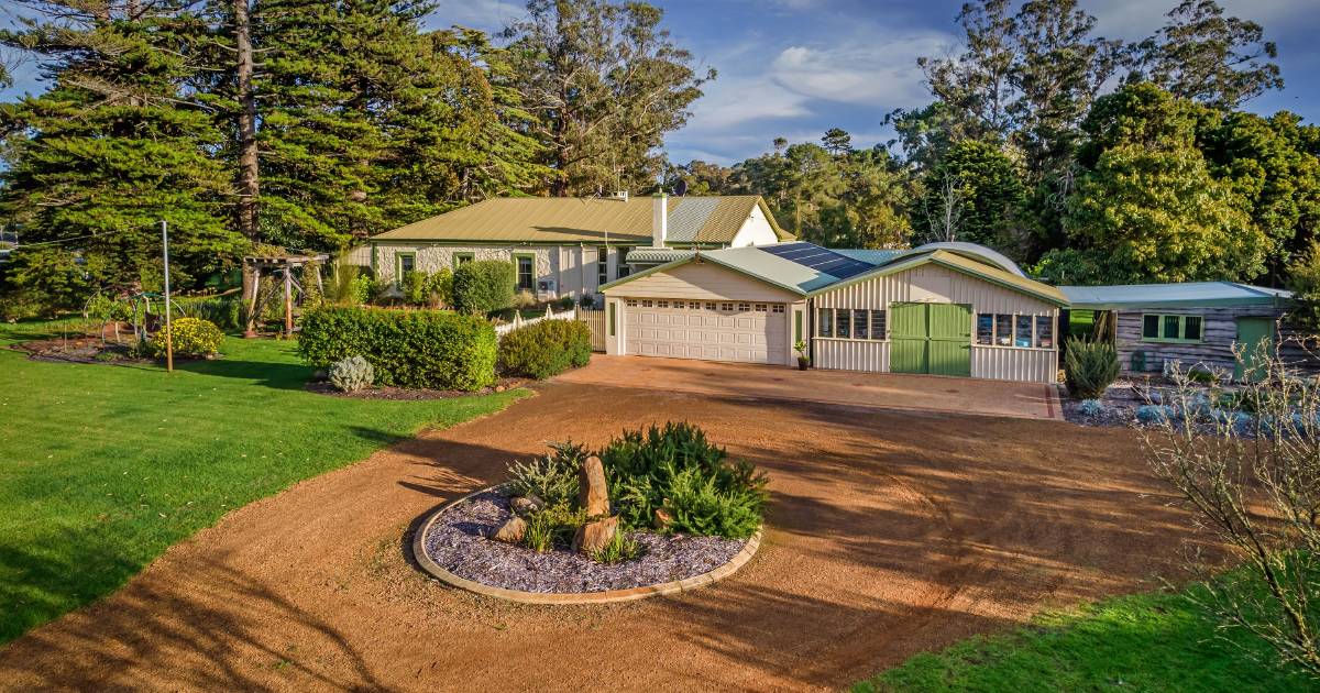 King River property features settler's stone home