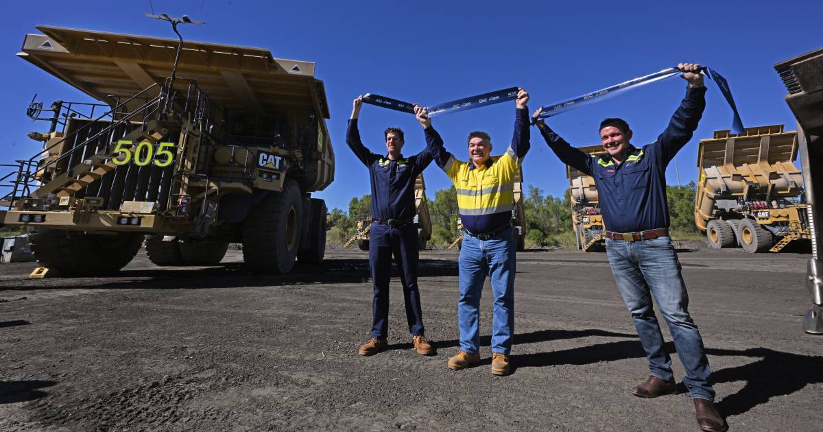 Two major Queensland coal mines reopen