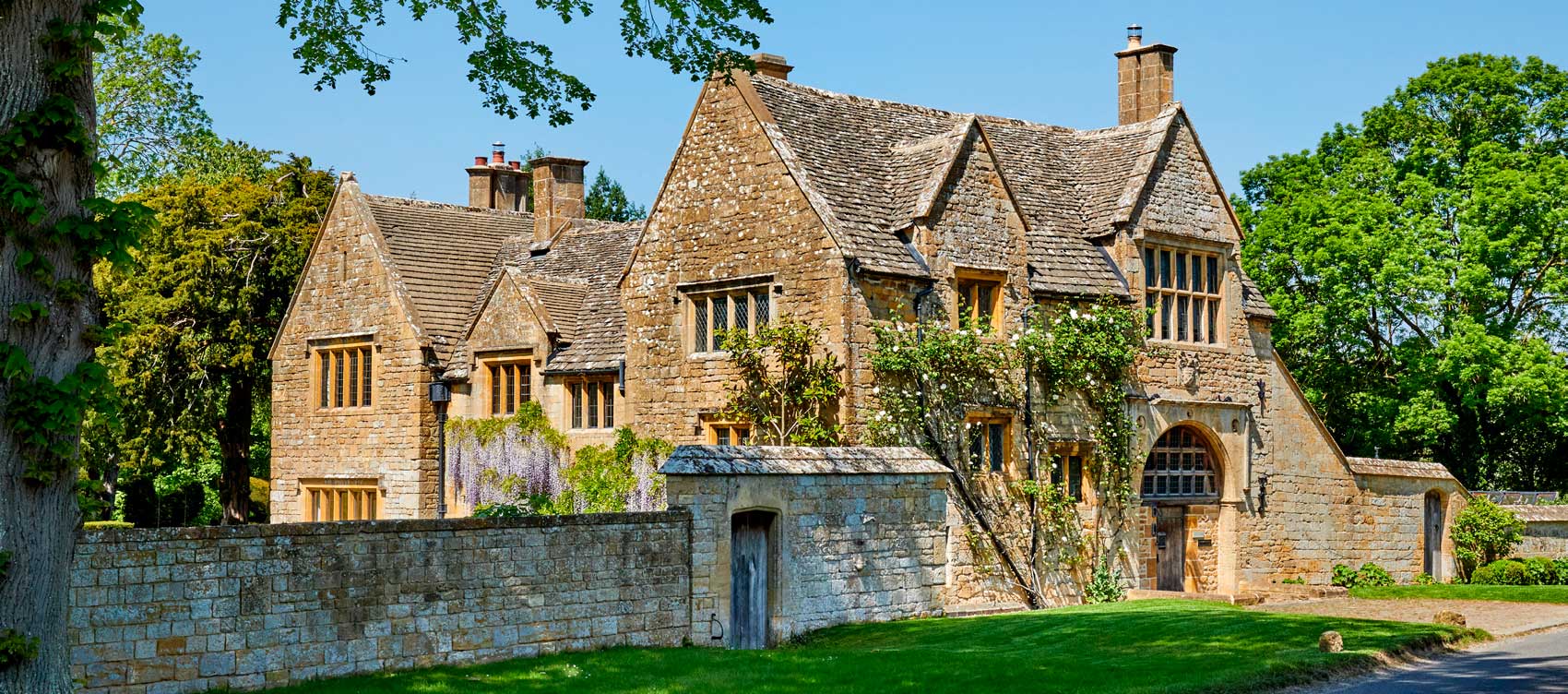 17 outstanding homes for sale, as seen in Country Life