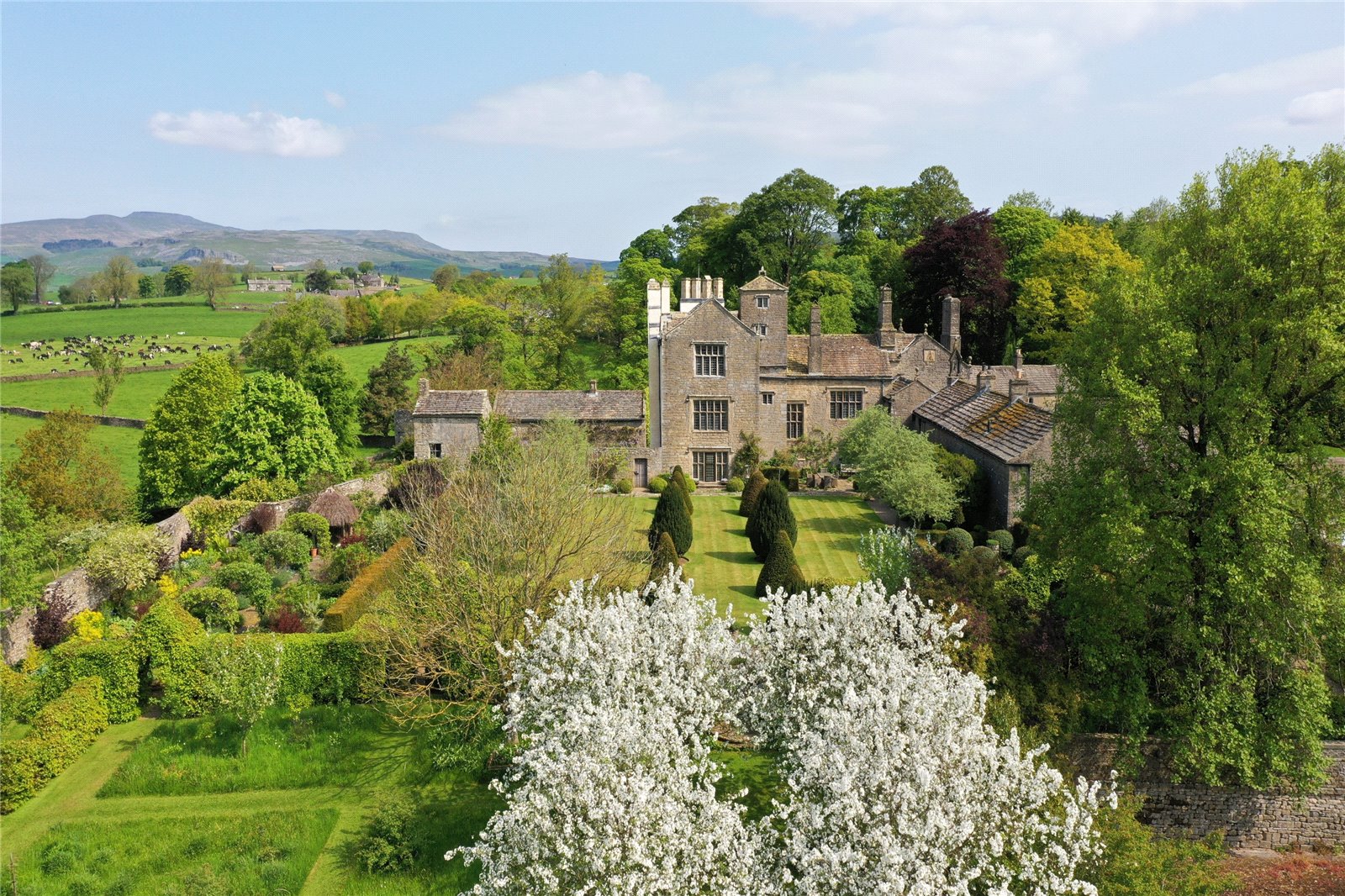 A 545-acre estate on the edge of the Yorkshire Dales, where Elizabethan architecture meets spectacular grounds