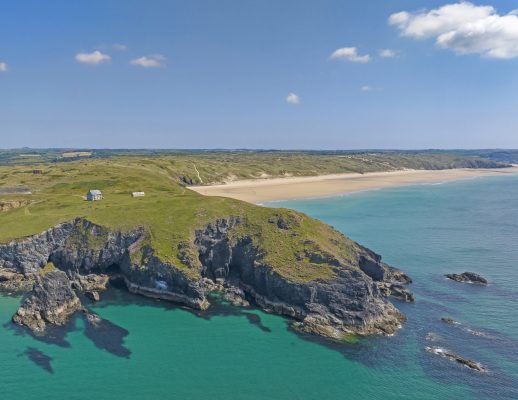 A breathtaking ‘once-in-a-lifetime’ headland home comes up for sale in Cornwall