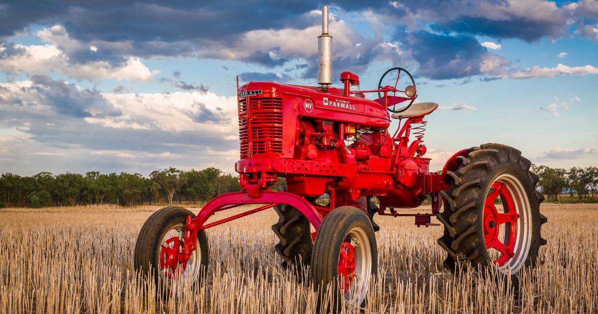 Inverell will host the Farmall tractor parade with eyes on a new world record | The Land