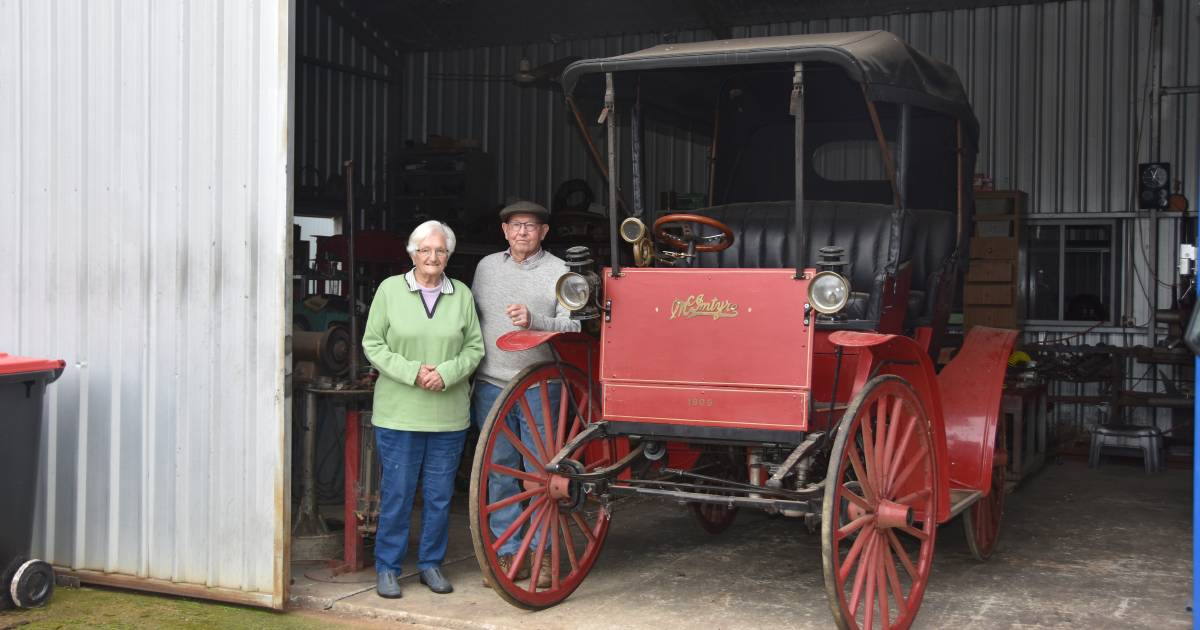 Rare 40 year antique collection to go under the hammer at Stockinbingal | The Land