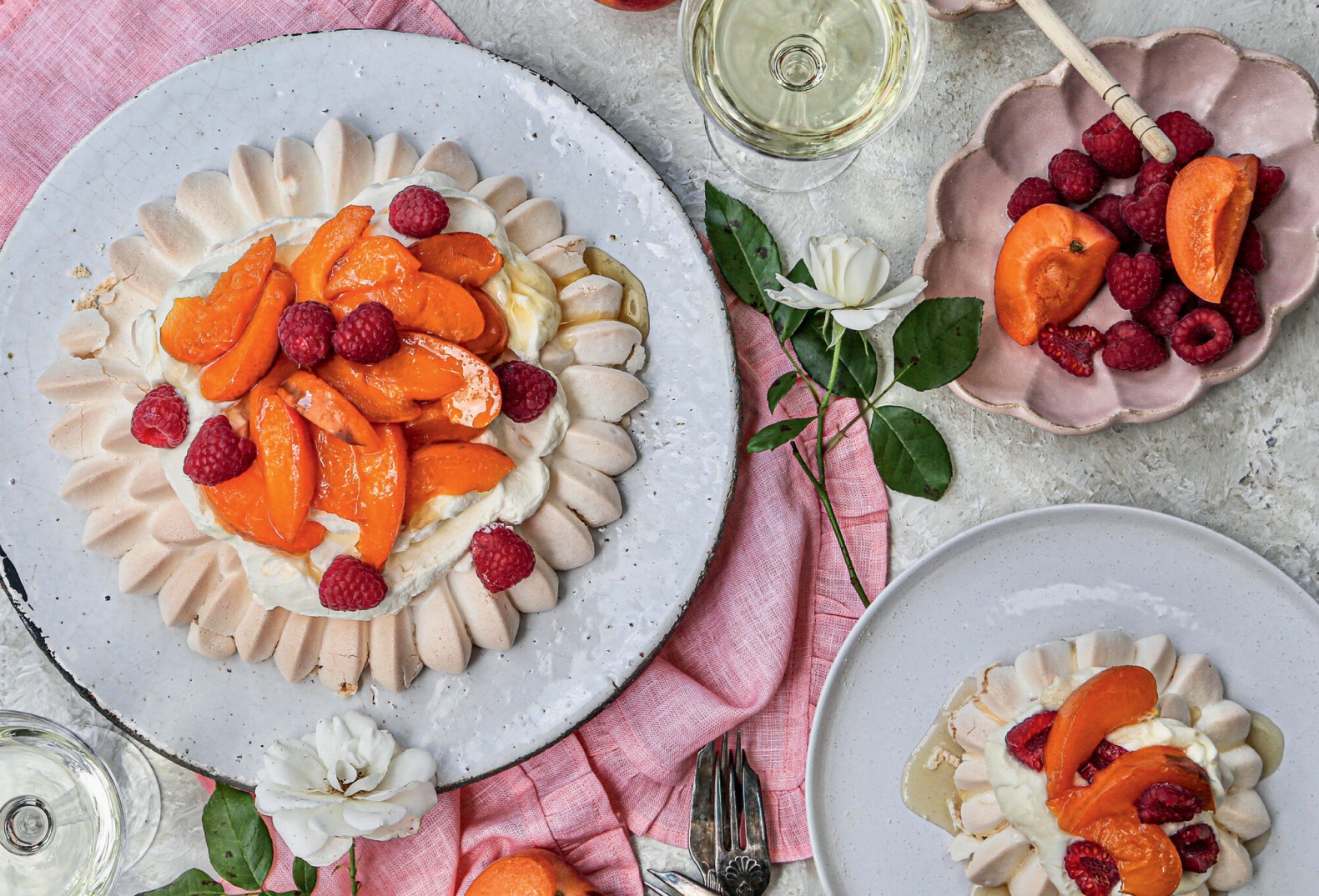 How to make an apricot pavlova that makes amazing use of ‘the golden jewels of summer’