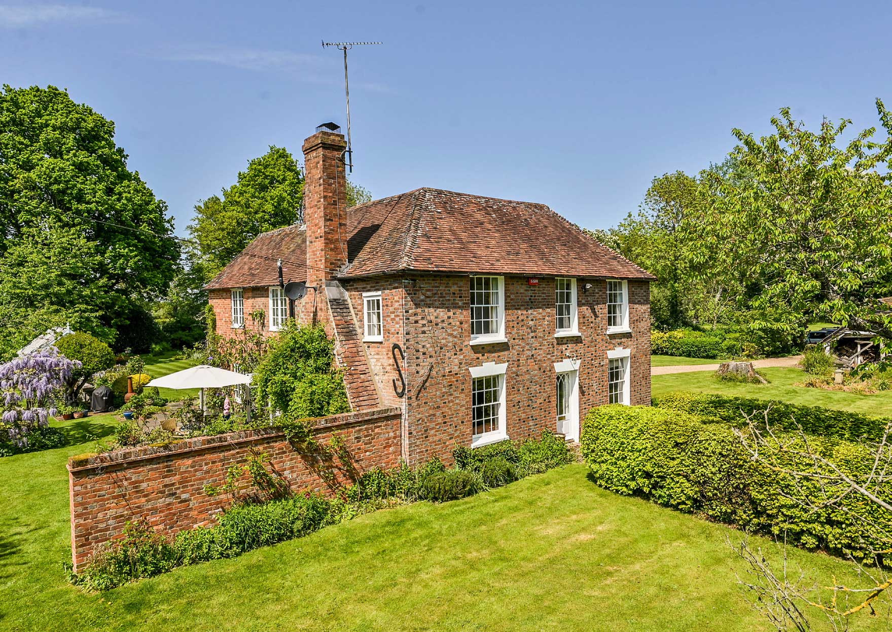 24 truly amazing properties, including a boathouse that has to be seen, fresh to the market via Country Life