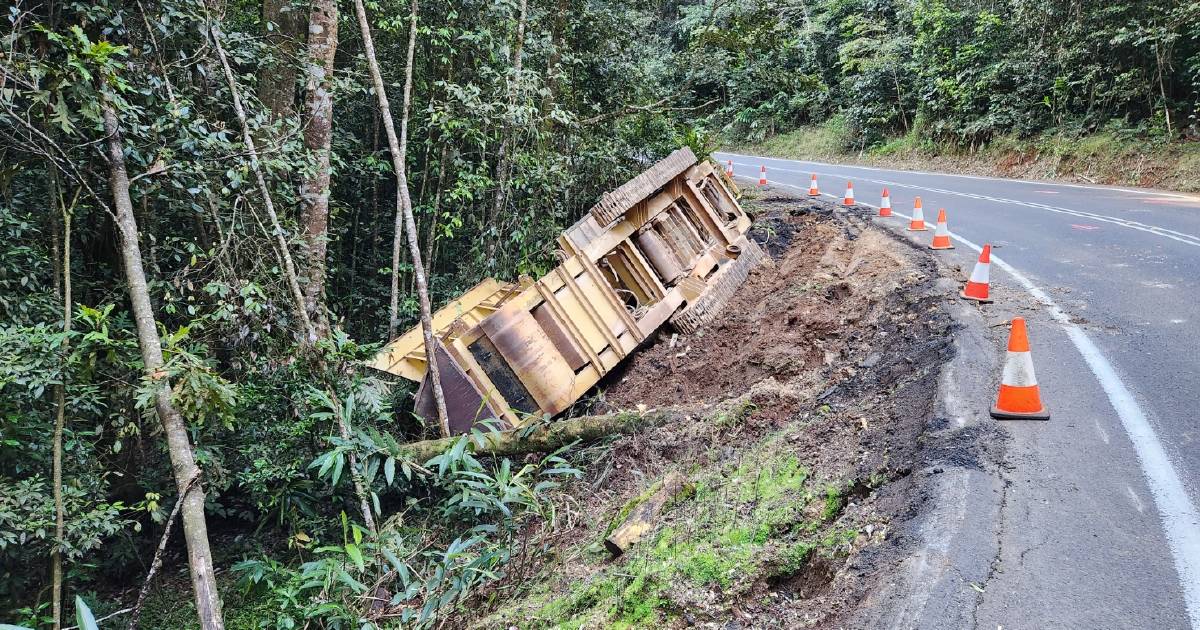 Truck rollover prompts urgent call to prioritise Kennedy Highway work | North Queensland Register