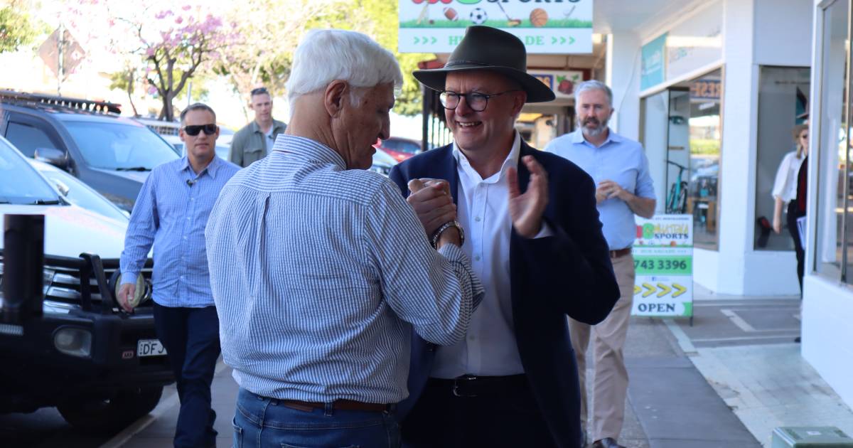 Prime Minister touches down in Mount Isa for Isa Rodeo