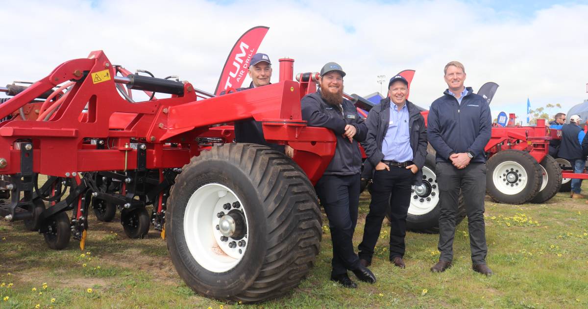 McIntosh & Son debuts 24m Morris Quantum seeding bar at Mingenew | Farm Weekly