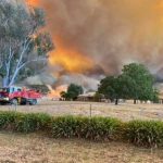 Anxious 48 hours for town in path of mega bushfire