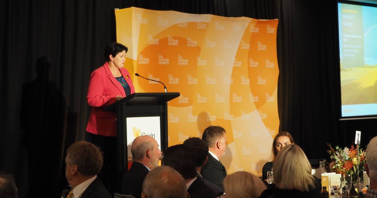 Jackie Jarvis addresses GrainGrowers annual dinner | Farm Weekly