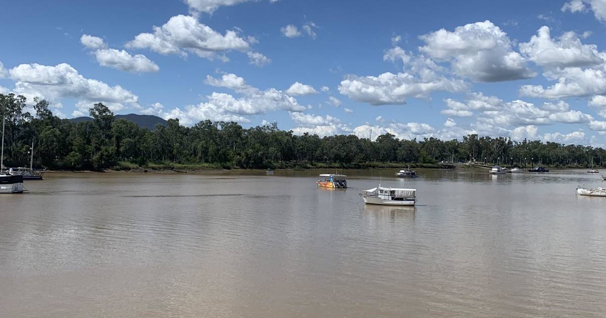 Search for man who allegedly entered croc-infested river to evade police