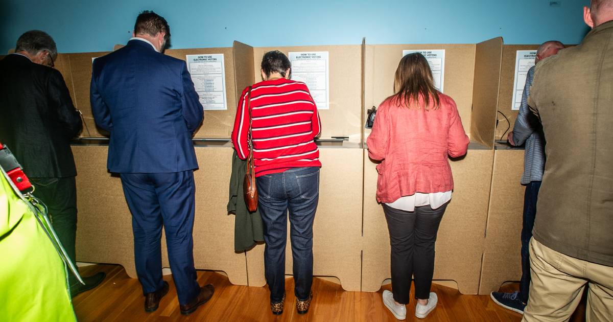 Where to find polling booths for the referendum