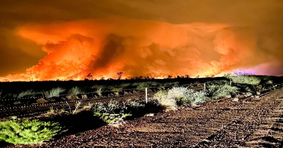 Shocking photos of massive fire burning near the Barkly Hwy