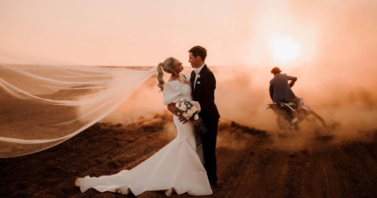 Red dirt makes for magical wedding shots