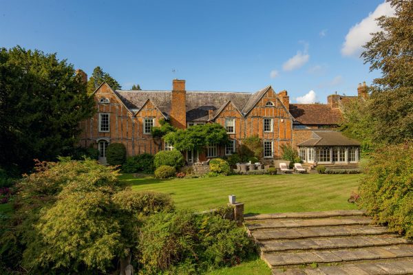 An immaculate and irresistibly pretty 16th century house for sale in one of the prettiest villages in Bedfordshire