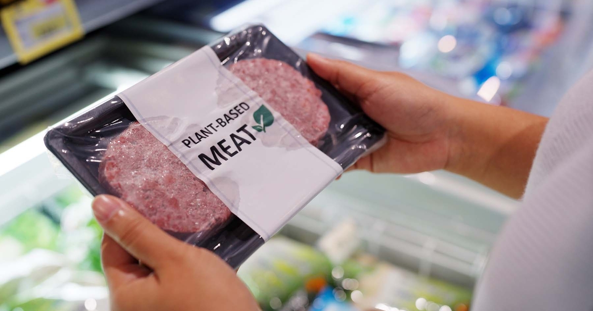 Fischer pushes for clear meat labeling standards