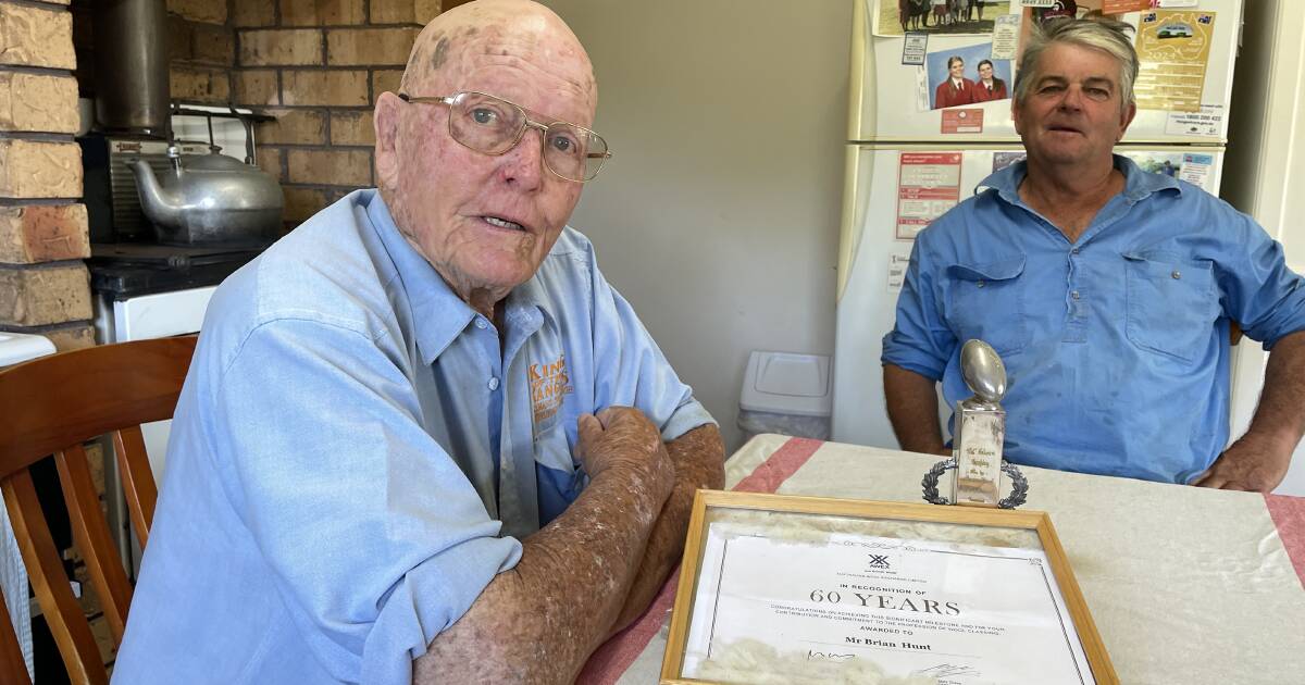 Recognizing Brian Hunt: 71 years as a Murrurundi wool classer | The Land