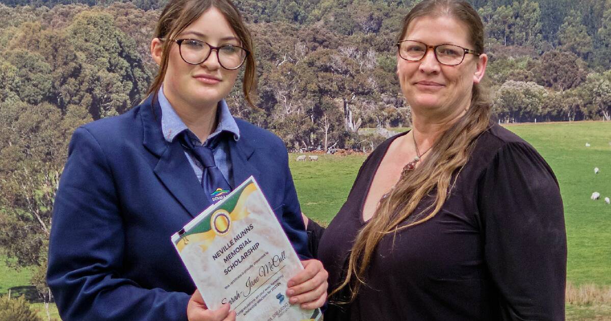 Six WA College of Ag young guns receive $500 scholarship for shearing gear