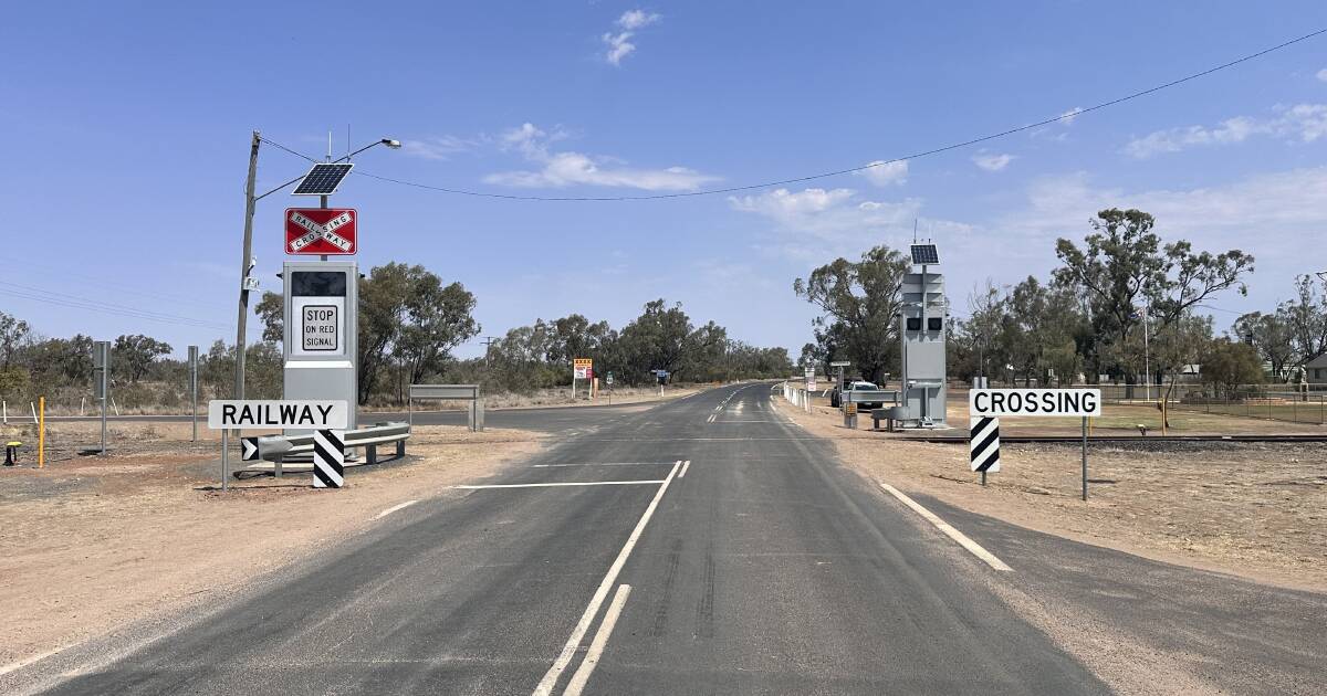 Thallon gets new $1m flashing lights at highway rail crossing | Queensland Country Life